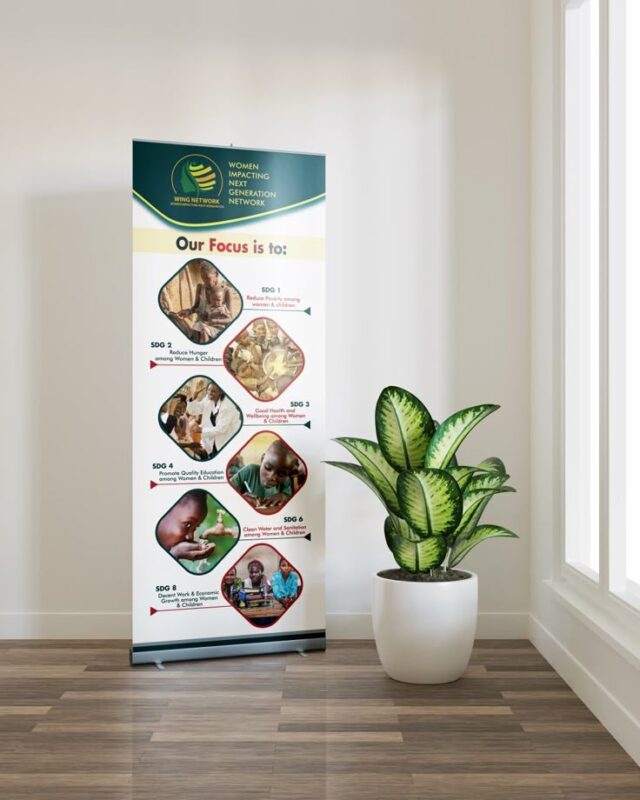 In standee cuốn nhôm